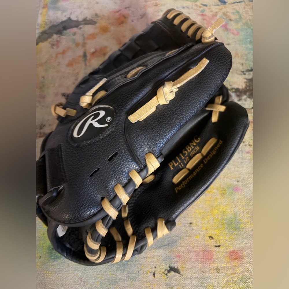 Rawlings Black and Tan Baseball Glove